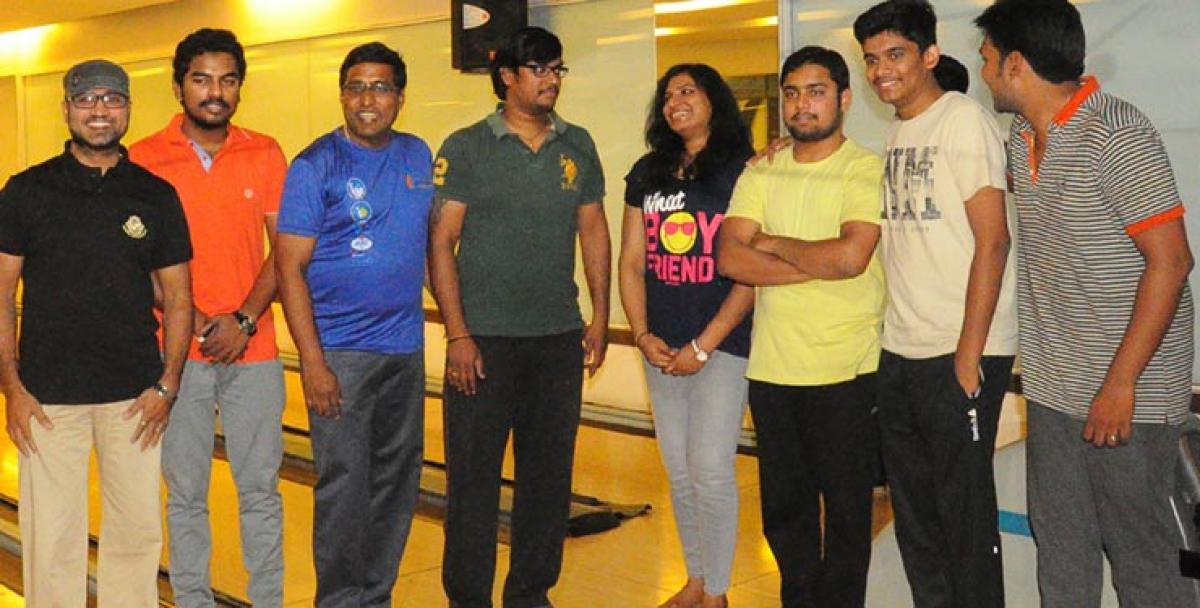 Federation Observer for AP Smitha Chowdary along with players at the SVM Bowling zone in the city on  Tuesday  Photo:  ChVenkata Mastan 